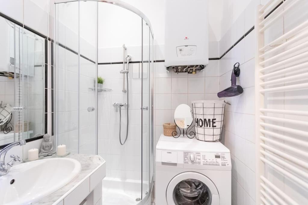 Charming & Authentic Vienna Flat - Central Located Leilighet Eksteriør bilde