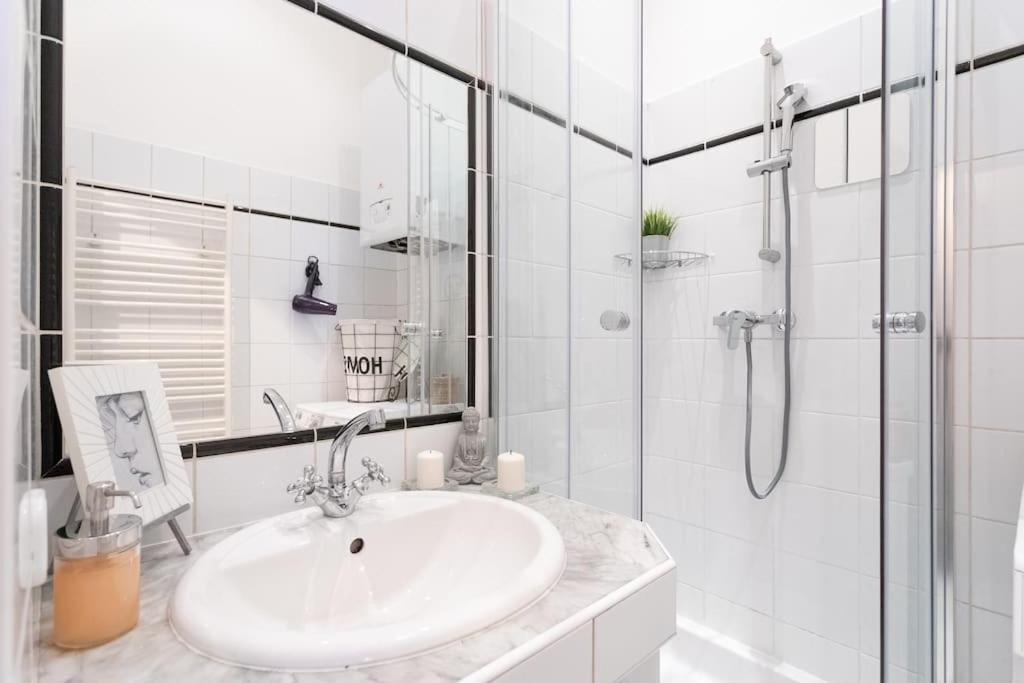 Charming & Authentic Vienna Flat - Central Located Leilighet Eksteriør bilde