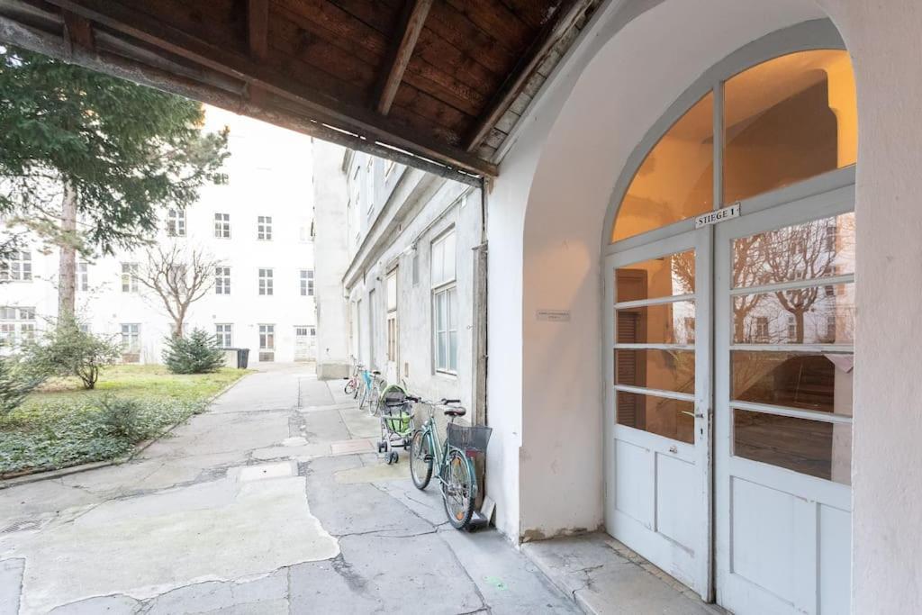 Charming & Authentic Vienna Flat - Central Located Leilighet Eksteriør bilde
